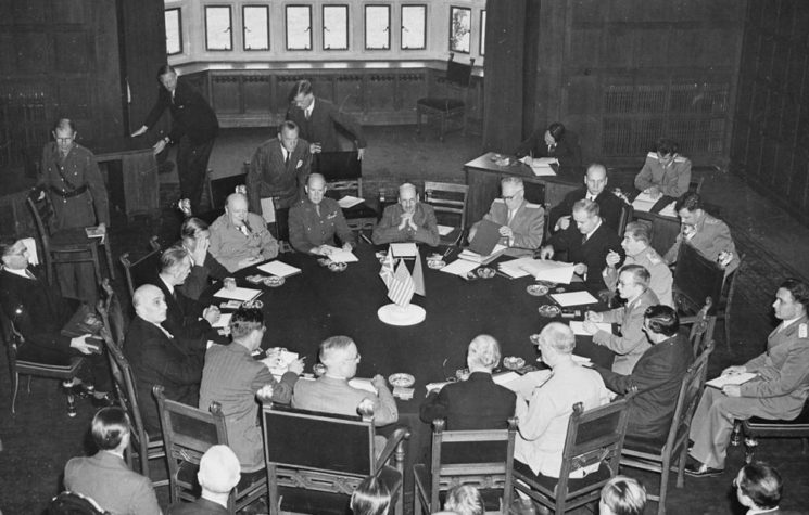 US Billionaire Tries to Nullify Soviet Role in WWII Victory