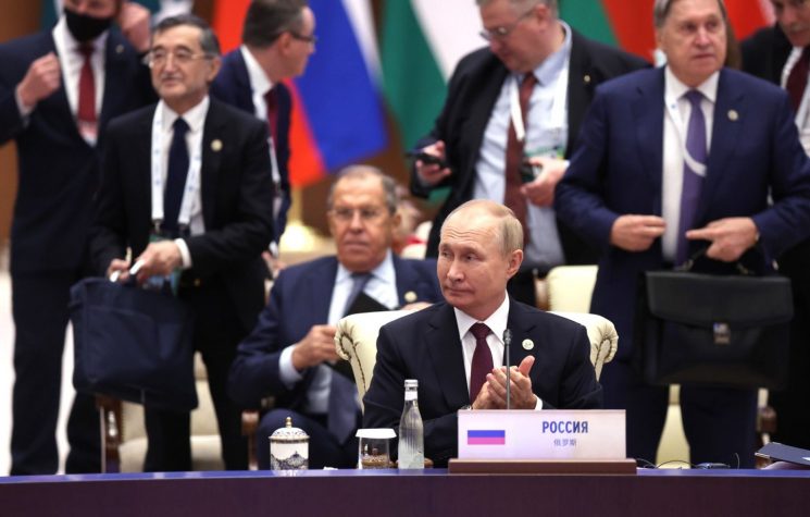All the Young Dudes, Carry the (Russian) News