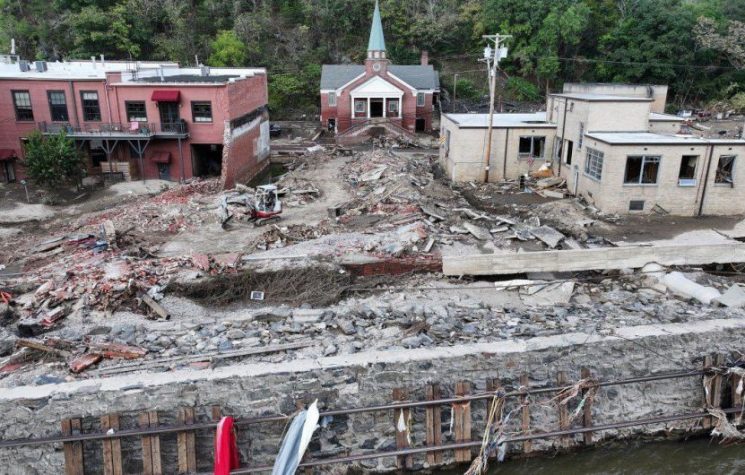 After the flood: feds criticized for putting America last