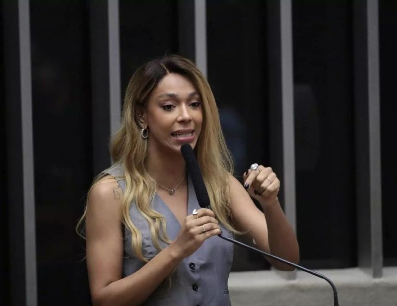 Why, in the midst of an election year, is the Brazilian left imposing a tyranny of transvestites?