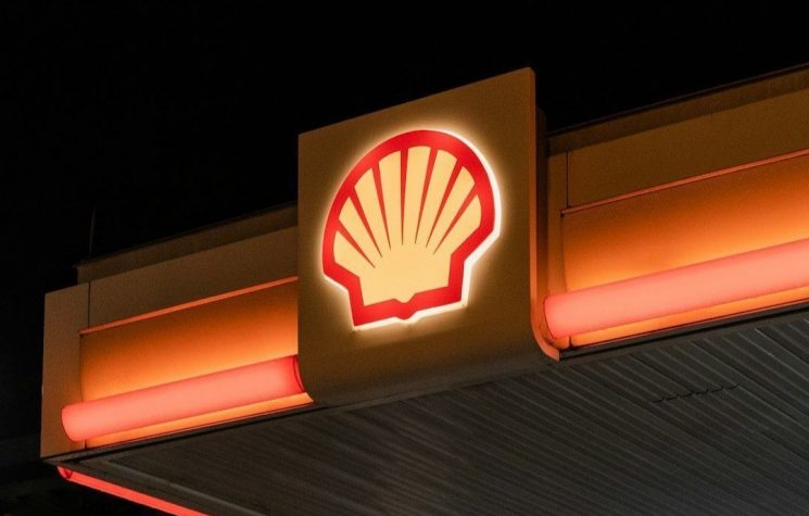 This is obscene’: Shell profits   than double as Iran war pushes up gas prices